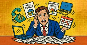 Ein vom Immobilienverkauf überforderter Eigentümer, um den Unterlagen, Laptop, Kalender, Telefon, Exposés fliegen als Zeichen der Überforderung | Immobilienverkauf